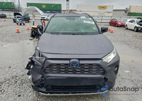 2019 Toyota Rav4 Xse z USA, uszkodzony, nr VIN JTMEWRFV2KJ017438